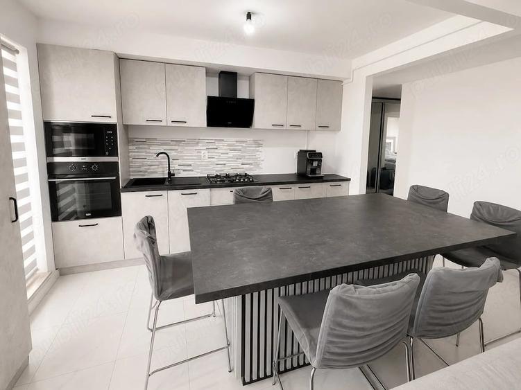 Apartament cu 4 camere decomandat în Pipera