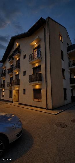 Apartament cu 3 camere decomandat în Podu Roș