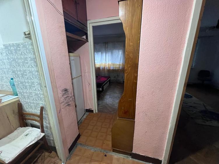 Apartament cu 3 camere decomandat în Minerul