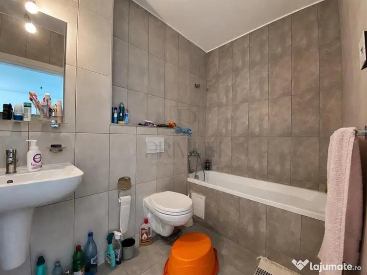 Apartament cu 2 camere semidecomandat în Lipovei