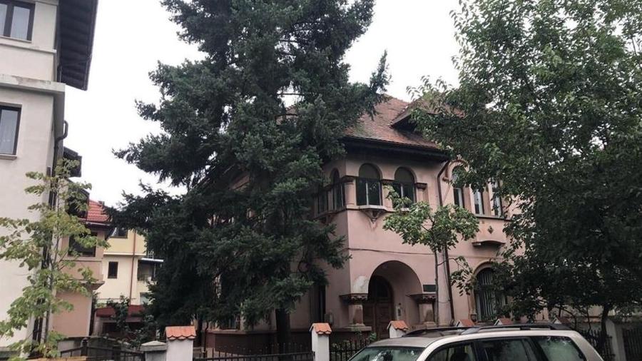 Apartament cu 3 camere decomandat în Casin
