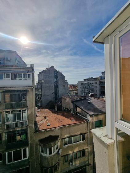 Apartament cu 2 camere semidecomandat, mobilat în Cișmigiu