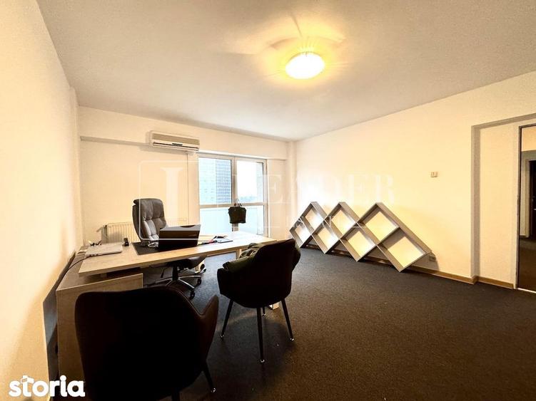 Apartament cu 3 camere decomandat în Victoriei