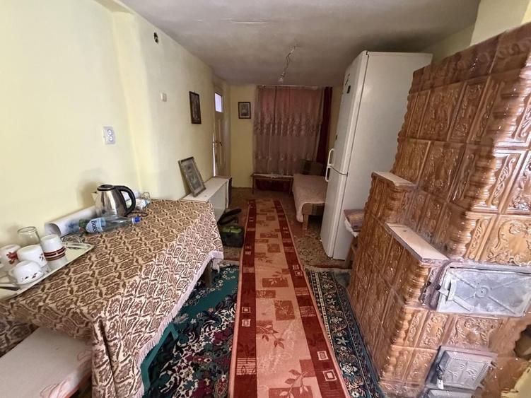 Casă cu 4 camere în Oinacu