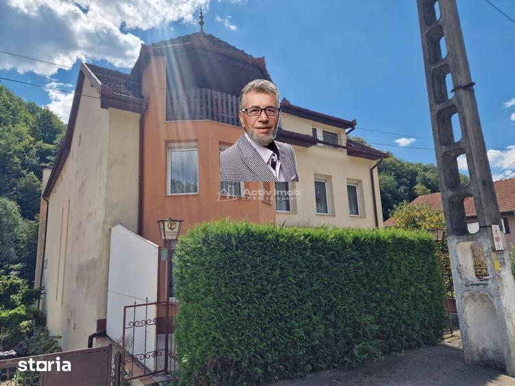 Casă cu Teren 720 Mp în Central