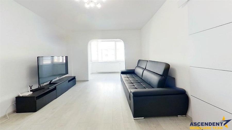 Apartament cu 3 camere decomandat în Griviței