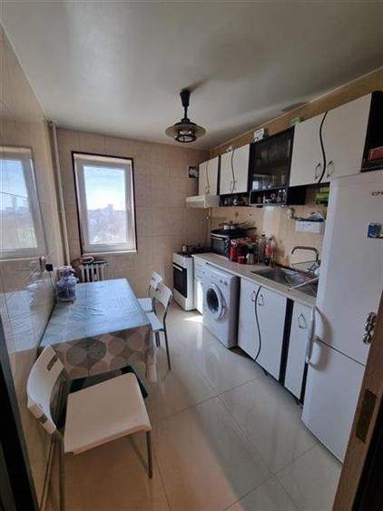 Apartament cu 2 camere decomandat, mobilat în Titan