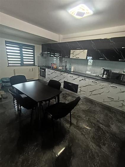 Apartament cu 3 camere decomandat în Radu Negru