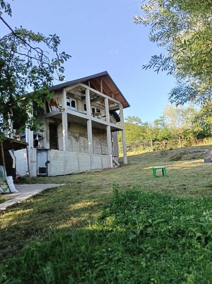 Casă cu 4 camere în Central