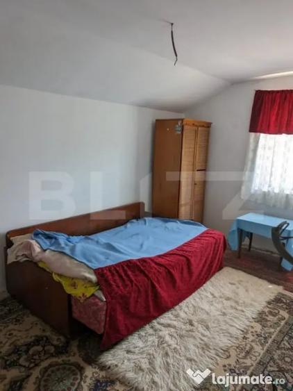 Casă cu 4 camere cu Teren 4873 Mp în Moldovenești