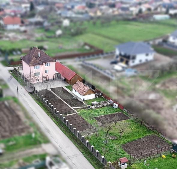 Casă individuală cu 5 camere cu Canalizare în Reghin