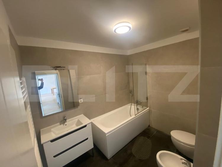 Apartament cu 3 camere decomandat, mobilat în Soarelui
