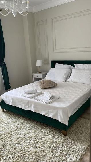 Apartament cu 3 camere semidecomandat, mobilat în Central