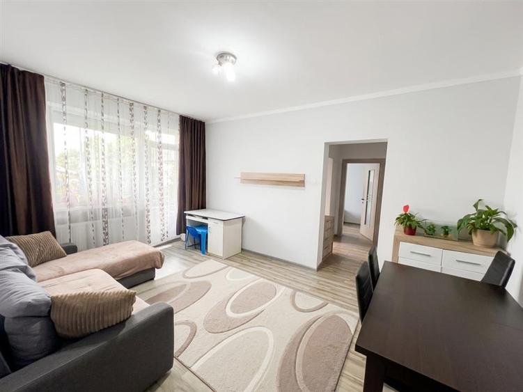 Apartament cu 3 camere decomandat în Rogerius