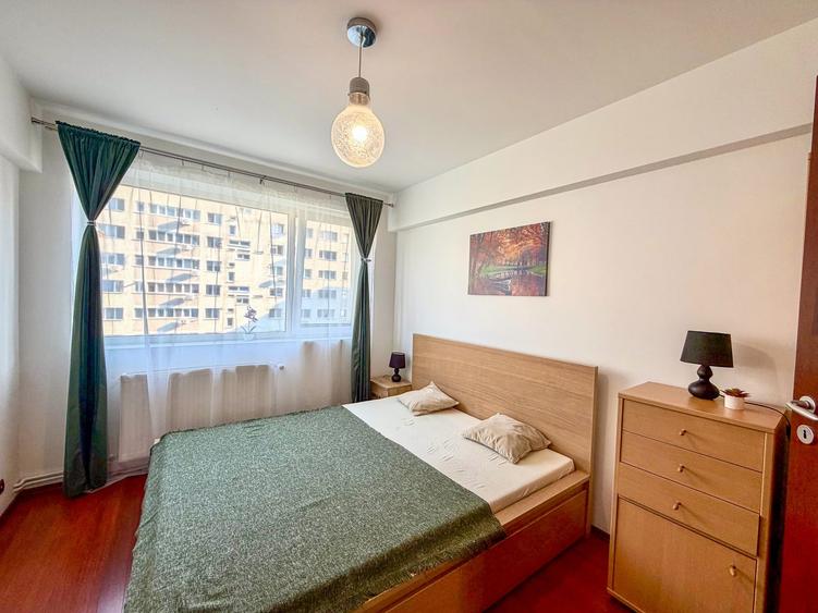 Apartament cu 3 camere semidecomandat, mobilat în Dristor