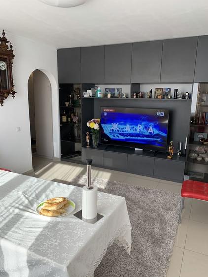 Apartament cu 3 camere decomandat în Lacul Morii