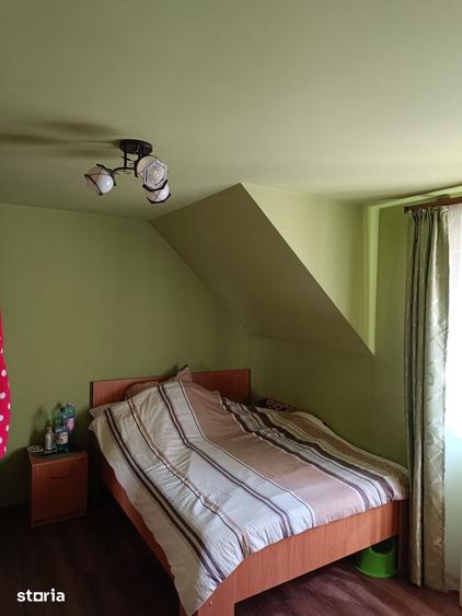 Casă cu 4 camere cu Teren 2500 Mp în Central