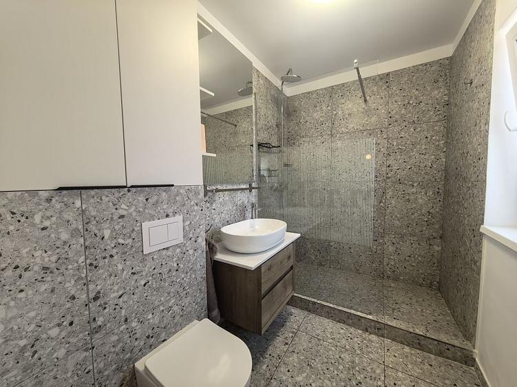 Casă individuală cu 5 camere cu Canalizare în Pipera