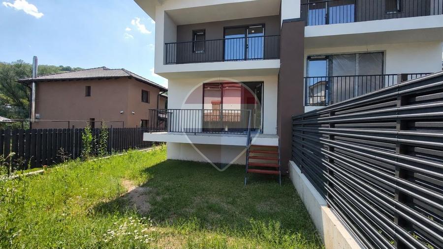 Casă cu 7 camere cu Teren 250 Mp în Florești