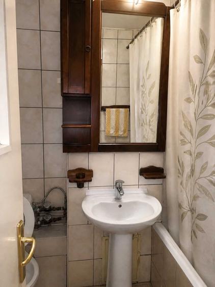 Apartament cu 3 camere decomandat în Lujerului
