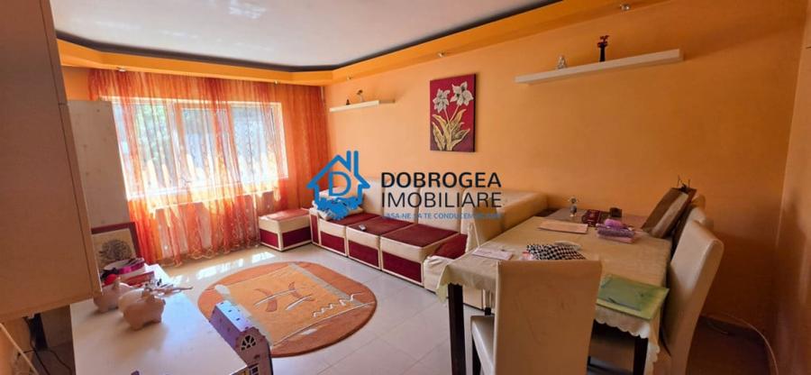 Apartament cu 3 camere decomandat în E3