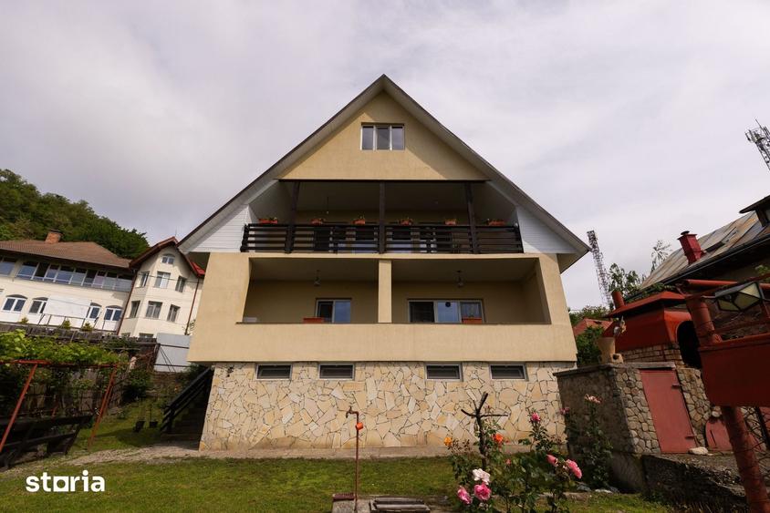 Casă cu 5 camere cu Teren 520 Mp în Central