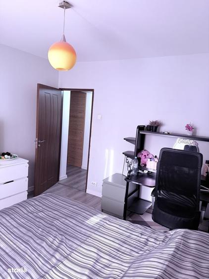Apartament cu 3 camere decomandat în Drumul Taberei