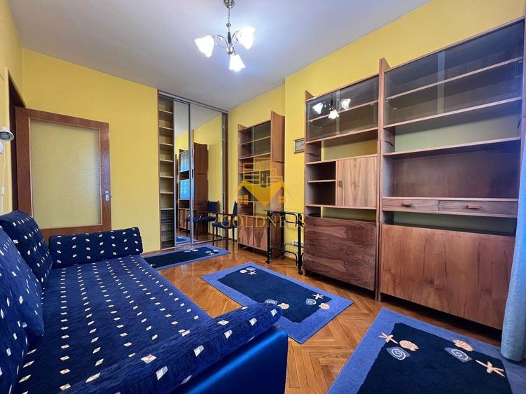 Apartament cu 3 camere decomandat, mobilat în Central