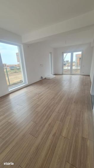 Casă cu 3 camere cu Teren 348 Mp în Berceni