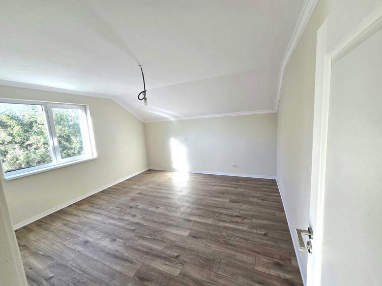 Casă cu 3 camere în Sânandrei