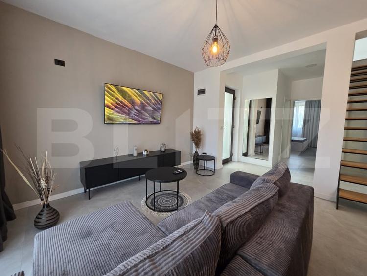 Duplex cu 4 camere cu Canalizare în Plopi