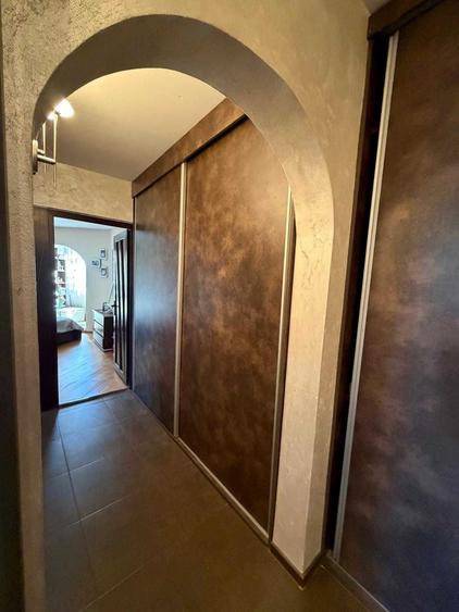Apartament cu 3 camere decomandat în Alexandru cel Bun