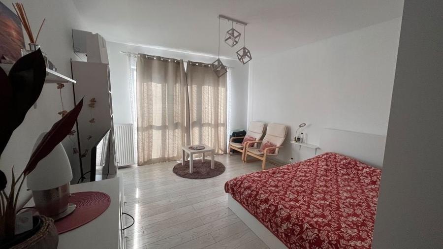 Garsonieră decomandată în Central