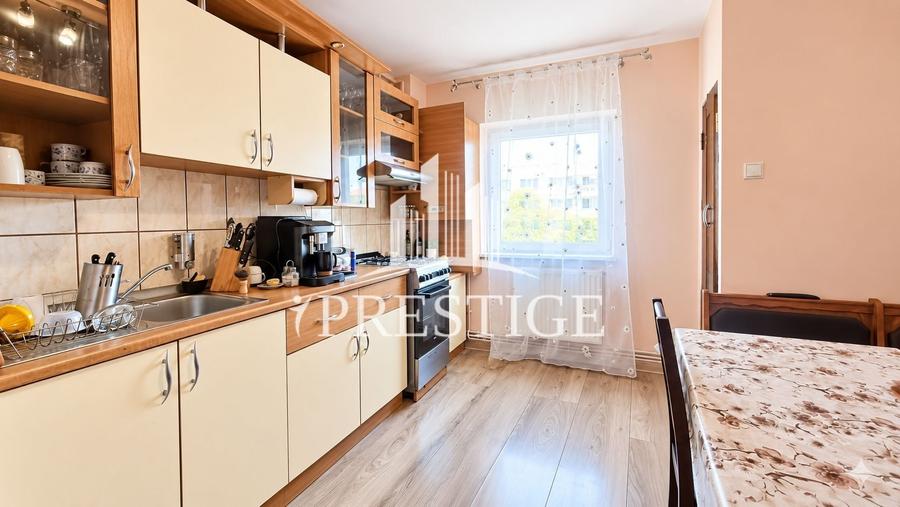 Apartament cu 4 camere decomandat, mobilat în Mihai Viteazul
