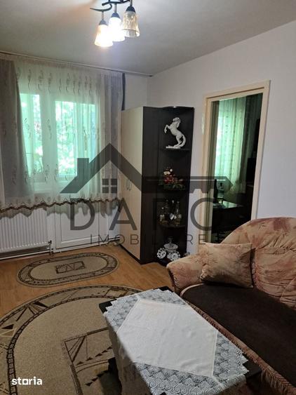 Apartament cu 3 camere semidecomandat în Dâmbu Pietros