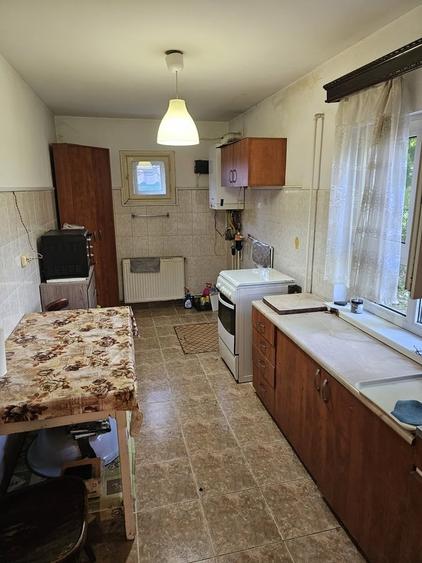 Casă cu 3 camere cu Teren 1000 Mp în Central