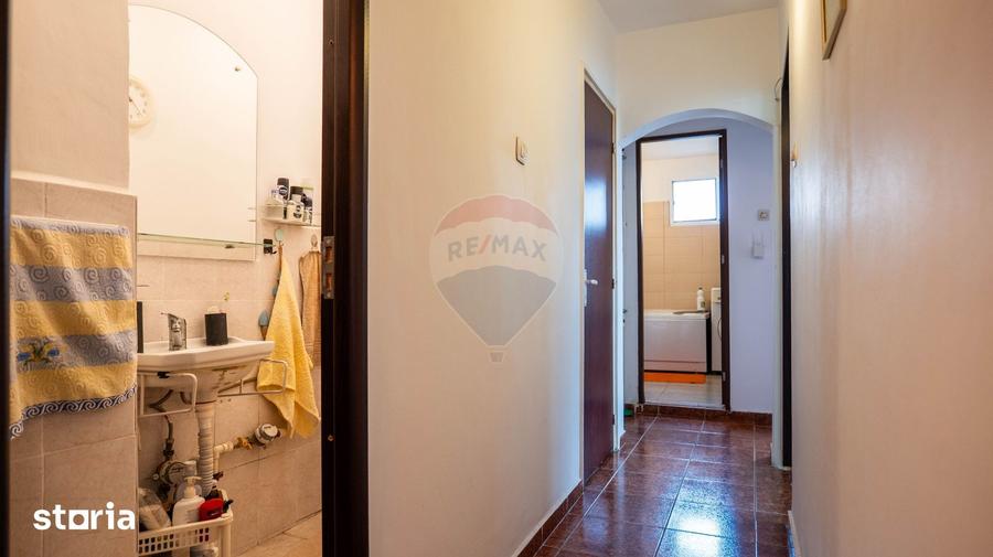 Apartament cu 3 camere decomandat în Rahova