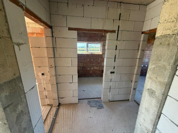 Casă individuală cu 3 camere cu Teren 325 Mp în Florești