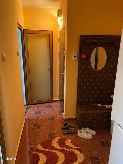 Apartament cu 2 camere semidecomandat, mobilat în Micro 19