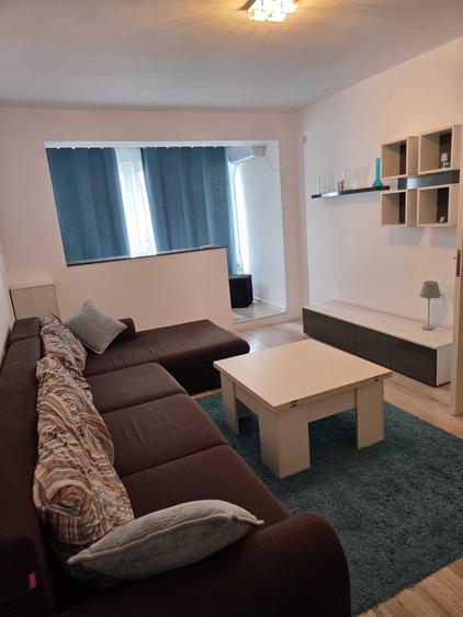Apartament cu 2 camere decomandat în Drumul Taberei