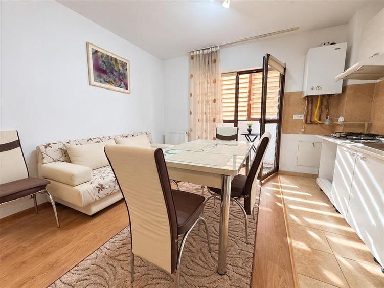 Apartament cu 2 camere semidecomandat, mobilat în Exterior Sud