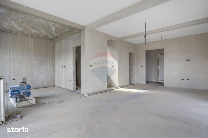 Casă cu 5 camere cu Teren 392 Mp în 6 Vânători