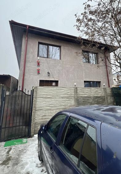 Casă cu 6 camere cu Teren 210 Mp în Obor