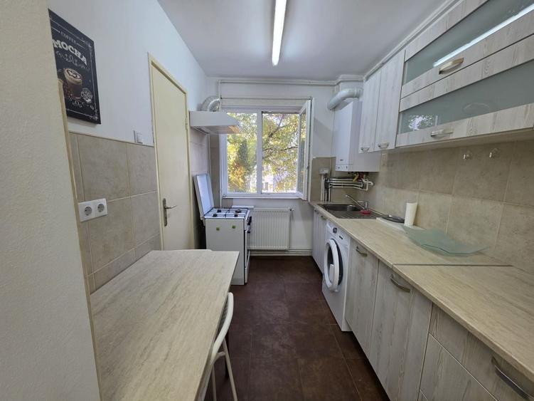Apartament cu 2 camere semidecomandat, mobilat în Gheorgheni