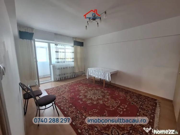 Apartament cu 3 camere decomandat în Letea