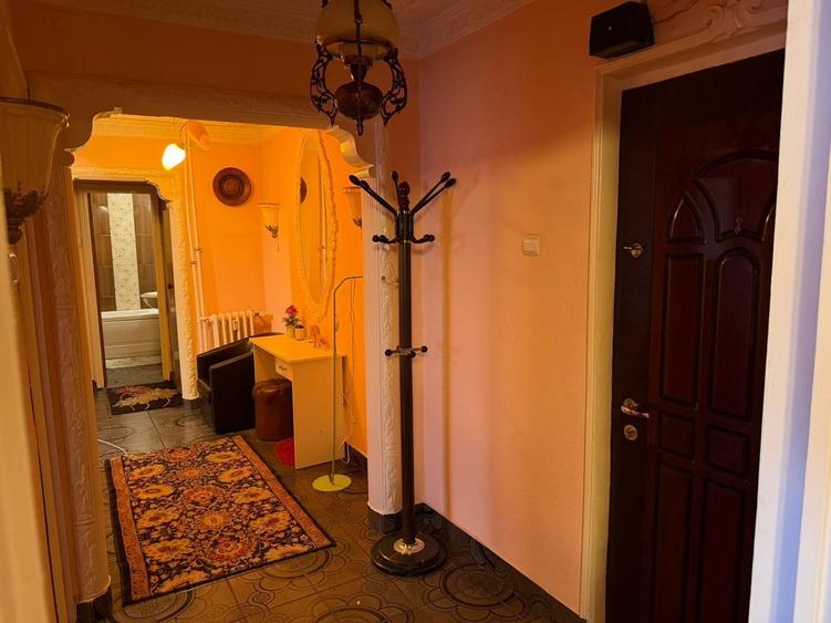 Apartament cu 3 camere decomandat, mobilat în Km 4-5