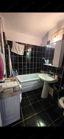 Apartament cu 2 camere decomandat în Craiovița Nouă