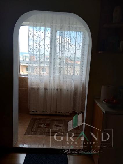 Apartament cu 2 camere decomandat, mobilat în Zorilor