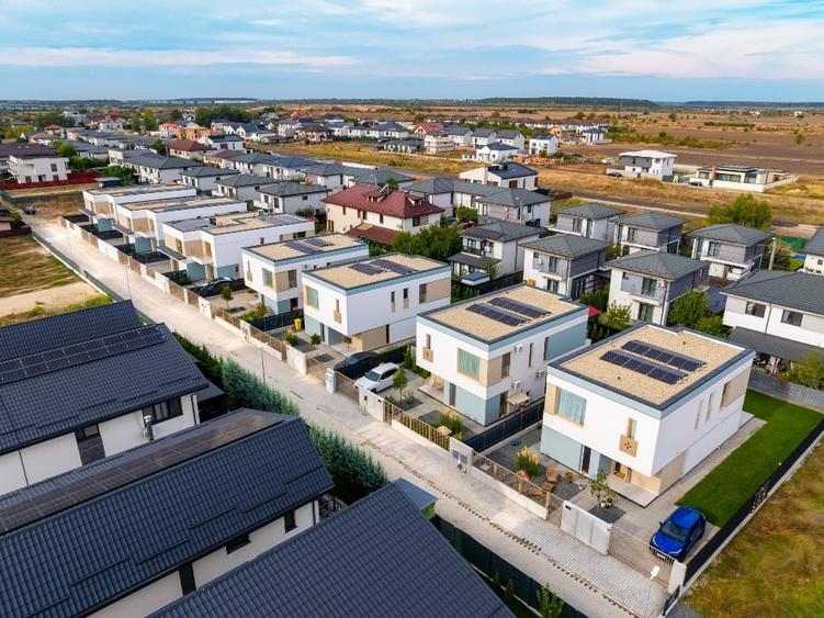 Casă individuală cu 4 camere cu Garaj în Odăi