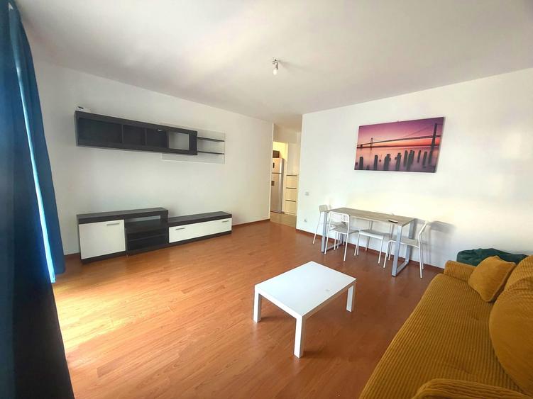 Apartament cu 3 camere decomandat, mobilat în Sisești